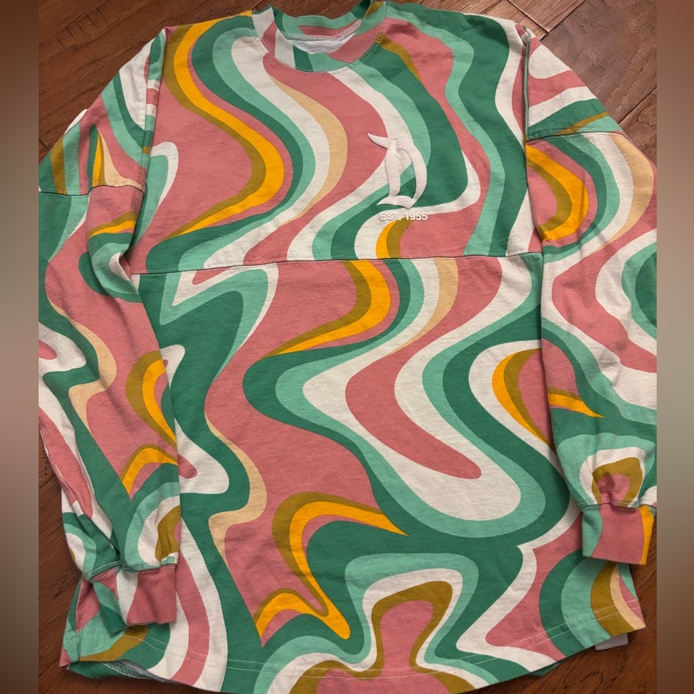 Disneyland spirit jersey size small retro swirl